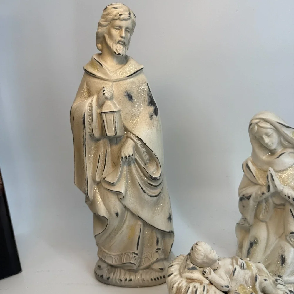 Costco Holy Family Nativity Figurines 4 Piece Set Joseph‎ Mary Baby Jesus White